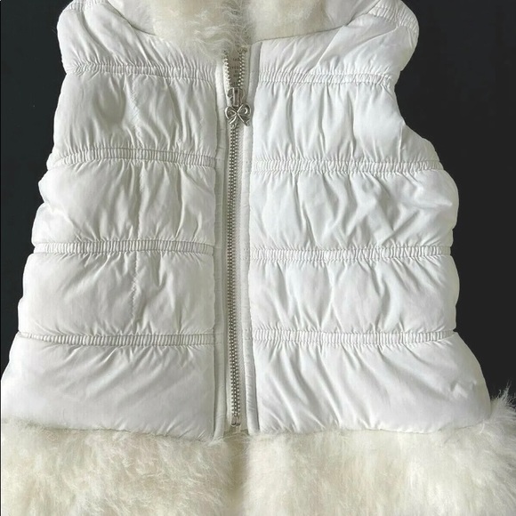 Savannah Girls 2T White Hooded  Vest Front zipper Faux fur trim V.good c… - Picture 2 of 7